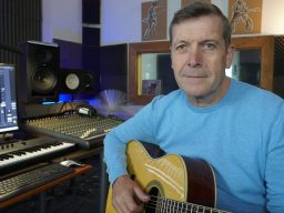Chris cragg Teaching guitar in arena recording studio in Crewe Chris Cragg Guitar Teacher